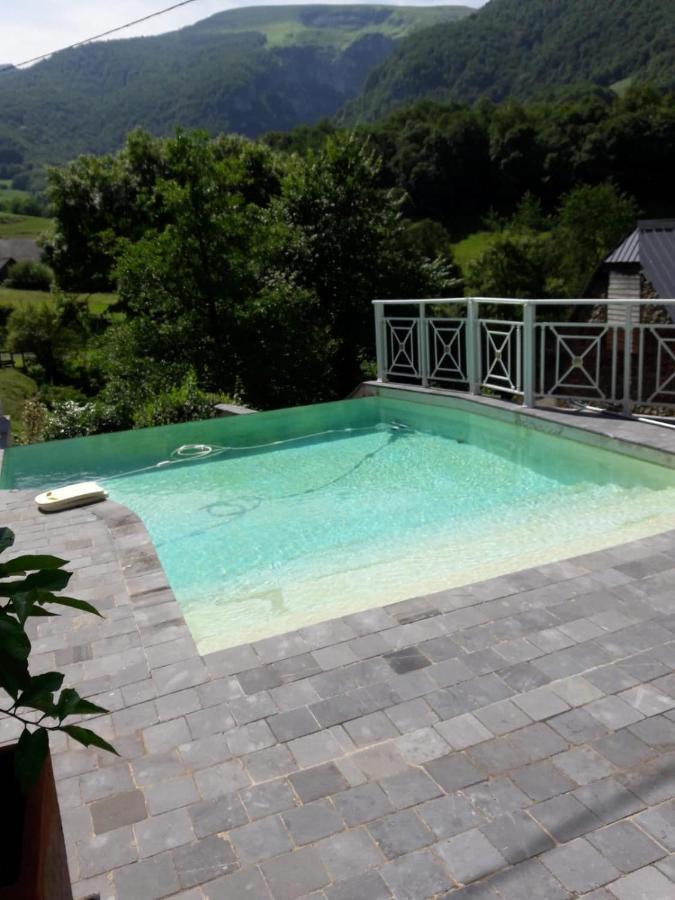 Maison Ainerak Gite A Sainte Engrace La Pierre Saint-Martin Exterior foto
